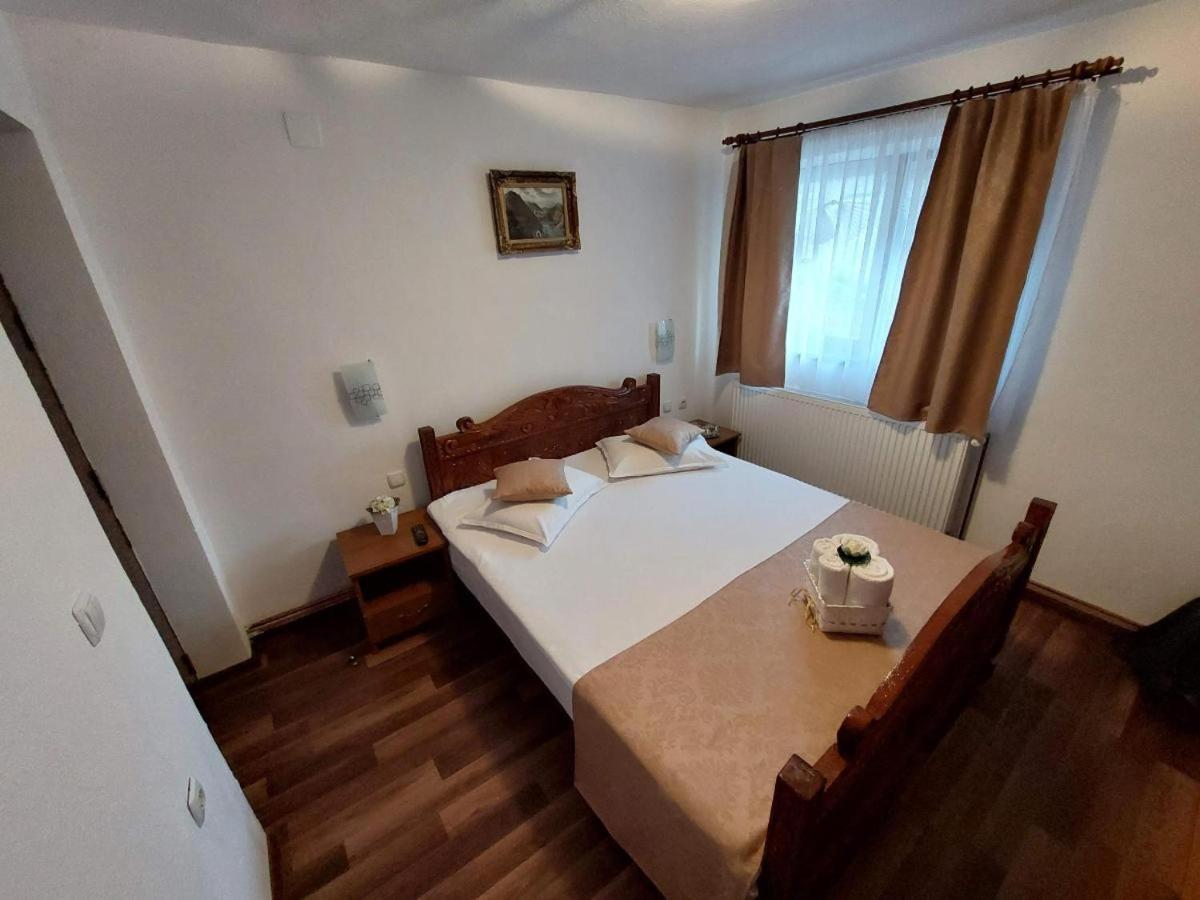 Casa Fabrizio Hotel Calimanesti Ngoại thất bức ảnh